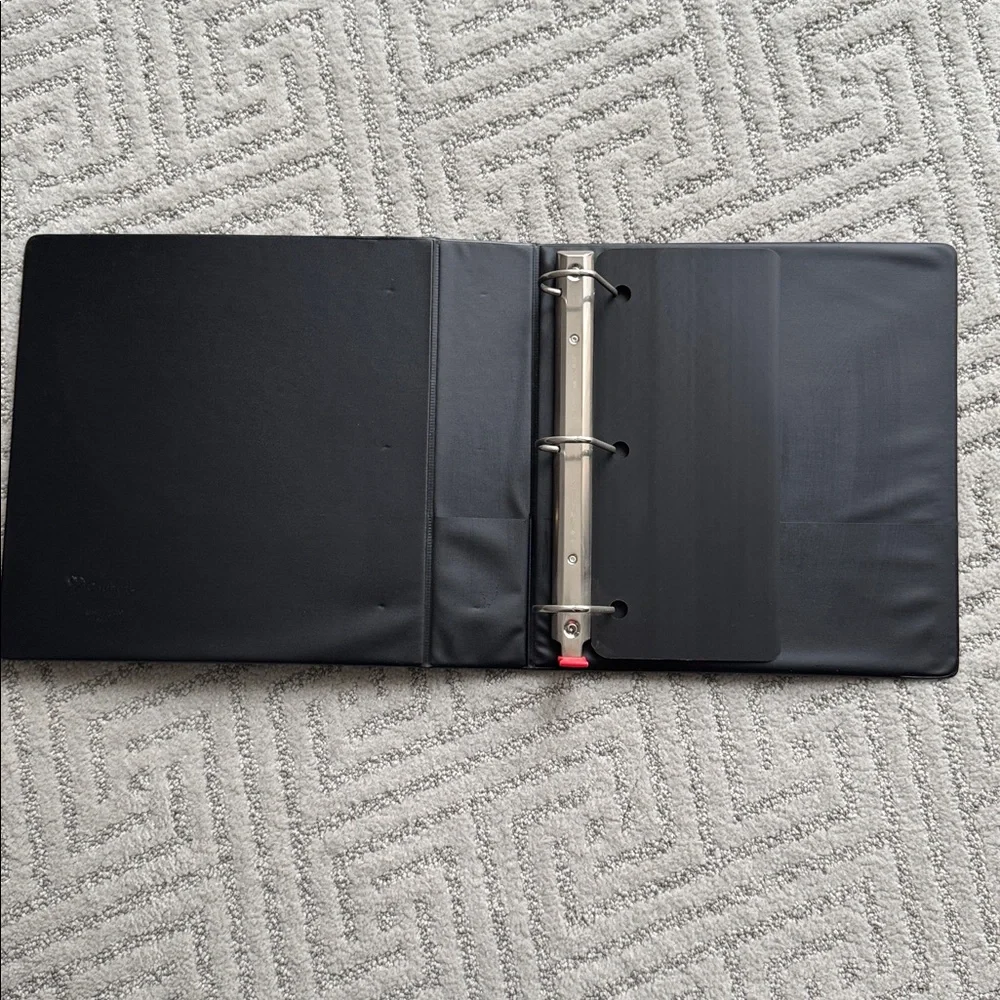 Cardinal Heavy Duty 3 D rings 2 inches Black Binder